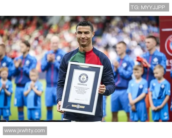 足球明星合照创意抠图大集合让你与偶像亲密接触的精彩瞬间 足球明星合照创意抠图大集合让你与偶像亲密接触的精彩瞬间