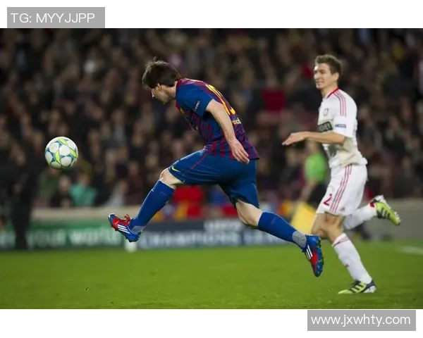 足球明星怒砸手机事件真相揭秘图片曝光引发热议