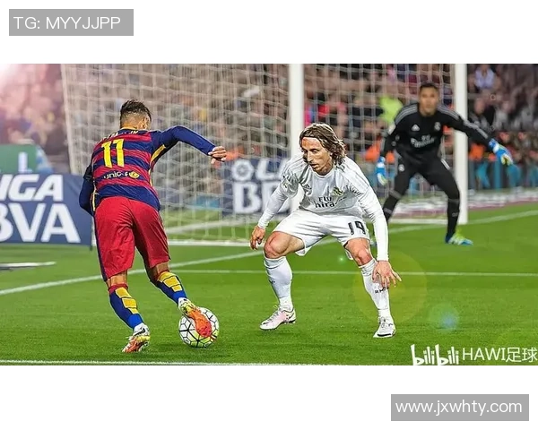 足球明星绝活精彩瞬间集锦视频分享让你领略球场魅力与技巧之美